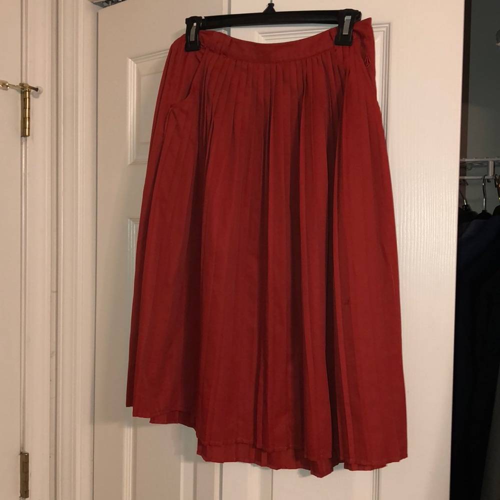 Pleated skirt